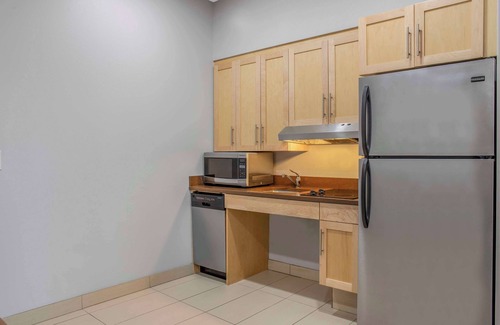 Winnipeg Hotel | Homewood Suites by Hilton Winnipeg Airport-Polo Park, MB