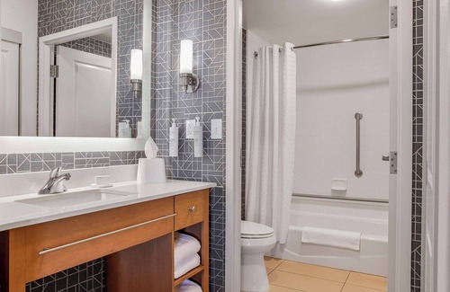 Winnipeg Hotel | Homewood Suites by Hilton Winnipeg Airport-Polo Park, MB