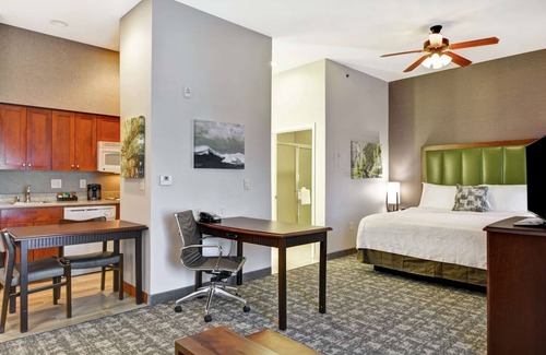 Reno/Tahoe Airport Hotel | Homewood Suites Reno