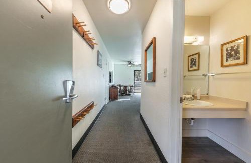 Truckee Casa | Homey 1st Floor Studio #135 at Donner Lake Village