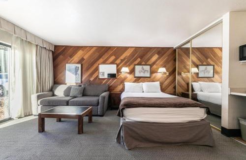 Truckee Casa | Homey 1st Floor Studio #135 at Donner Lake Village