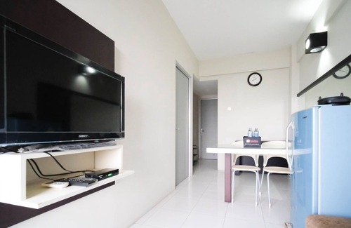 Surabaya Apartamento | Homey And Comfy 2Br At Dian Regency Apartment