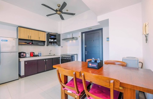 East Kuningan Apartamento | Homey And Warm 1Br Apartment At Ambassade Kuningan