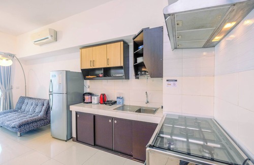 East Kuningan Apartamento | Homey And Warm 1Br Apartment At Ambassade Kuningan