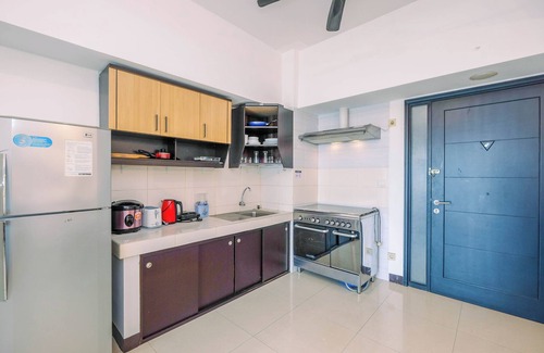 East Kuningan Apartamento | Homey And Warm 1Br Apartment At Ambassade Kuningan