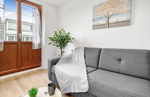 Gaillard Apartamento | Homey Arbustro - Studio/Close to border and tram