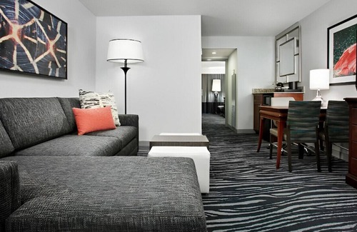 Airport North Casa | Homey & Convenient Suite! Free Airport Transfer