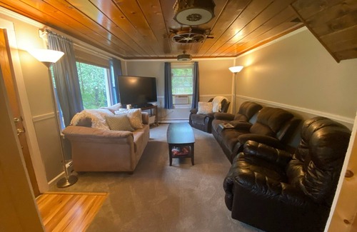 Roscommon County Casa | Homey Houghton Haven