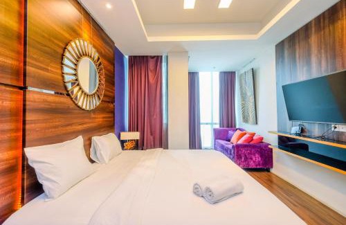 Bangka Apartamento | Homey Penthouse 3BR with Extra Room Kemang Village Apartment By Travelio