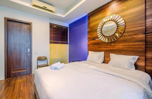 Bangka Apartamento | Homey Penthouse 3BR with Extra Room Kemang Village Apartment By Travelio