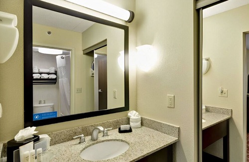 White Station Casa | Homey & Spacious Rm for Families! W/ Pool, Gym