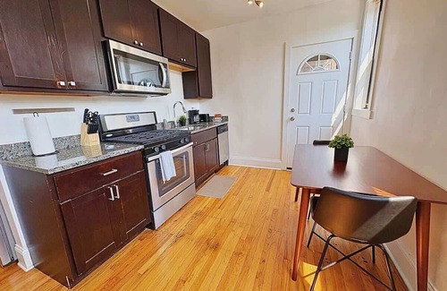 Kenwood Apartamento | Homey Vibes Furnished 1BR Apt