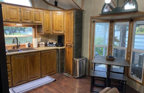 Bloomington Otro | Homey Villa with Loft in Bloomington