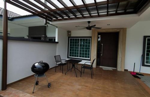 Miri Casa | Homezstay Permyjaya Miri