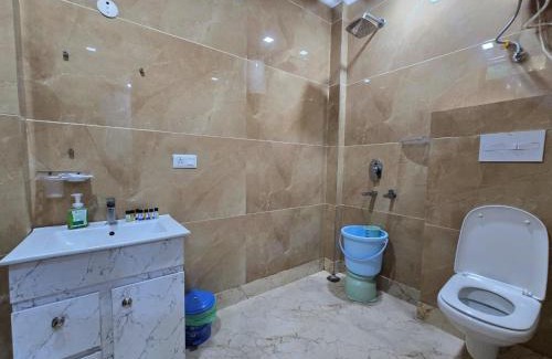 Vaishali Apartamento | Homlee-4BHK Large Apt Near Vaishali Metro