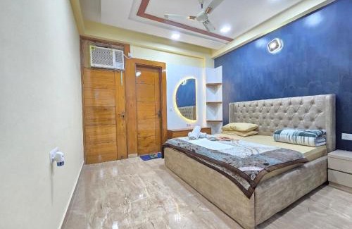 Vaishali Apartamento | Homlee-4BHK Large Apt Near Vaishali Metro