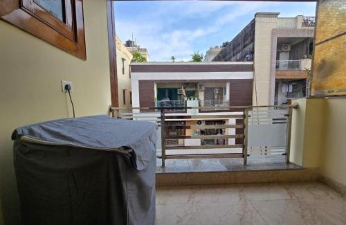 Vaishali Apartamento | Homlee-4BHK Large Apt Near Vaishali Metro