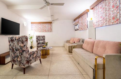 New Friends Colony Apartamento | Homlee-Excellency Large 4BHK-South Delhi- NFC