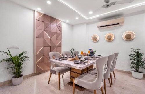 Saket Apartamento | Homlee-Pentagon 3 BHK luxurious-Lift-Parking-Saket