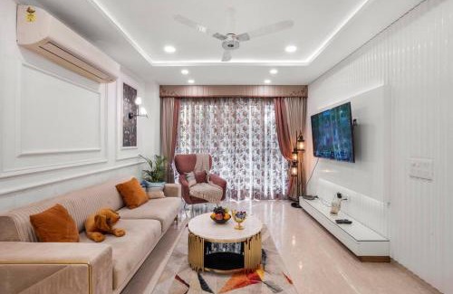 Saket Apartamento | Homlee-Pentagon 3 BHK luxurious-Lift-Parking-Saket