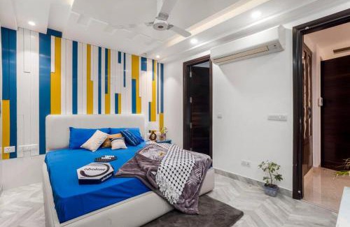 Saket Apartamento | Homlee-Pentagon 3 BHK luxurious-Lift-Parking-Saket