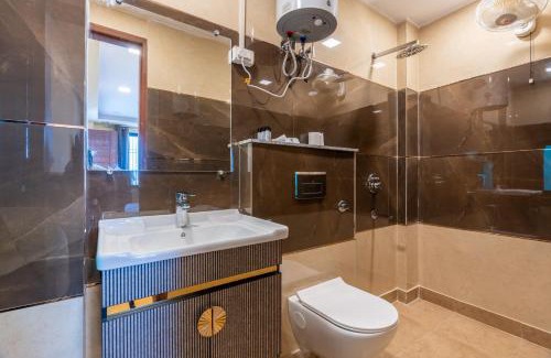 Dariyaganj Apartamento | Homlee-Value 1 BR-Central Delhi-terrace-view-lift