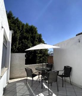 León Cama Y Desayuno | HOMS - Ubicación inigualable - Hospédate como en casa