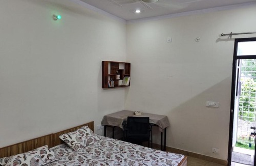 Bullawala Casa | HOmTEL-1Bedroom Home Stay by Pushpanjali QLH