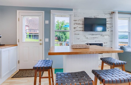 Town of Richmond Casa | Honeoye Happy Place: Finger Lakes Couples Retreat!