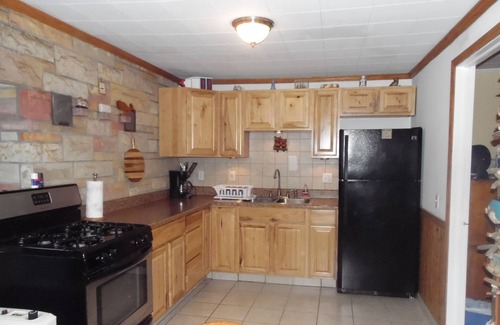 Honeoye Cabaña | Honeoye Lake Waterfront Cottage