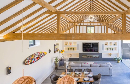Tring Casa | Honey Barn - Stunning 4-Bed Rural Paradise