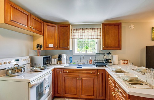 Mount Pleasant Mills Apartamento | Honey Bee Farm On-Site: Susquehanna Valley Apt!