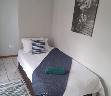 Rustenburg Casa | Honey Bee Guesthouse