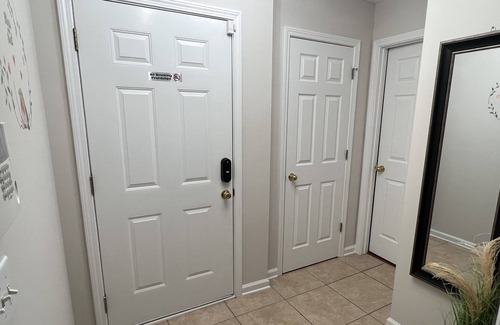 Winder Casa | Honey Bee in Winder GA - 5 minutes to Fort Yargo Park and Downtown!