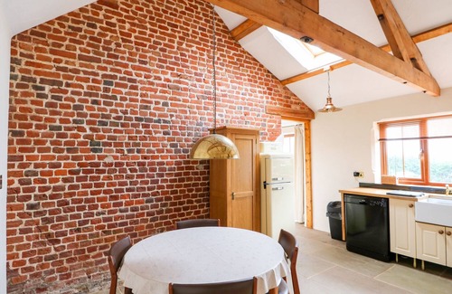 Fulmodeston Casa | Honey Buzzard Barn, FAKENHAM