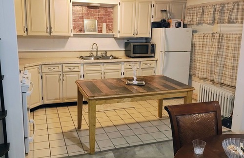 Albany Casa | Honey Comb Hideout 3Br. House Albany