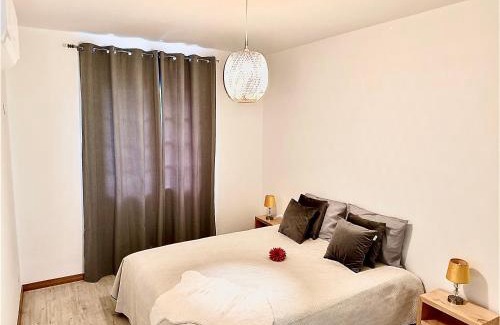 Santo da Serra Casa | Honey Factory House
