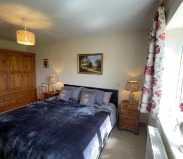 Truro Casa | Honeycomb Cottage - a quiet, charming, cosy retreat in the countryside only 2 miles from one of Cornwall's best beaches