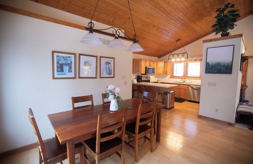 The Galena Territory Cabina | HoneyComb Hideaway Galena Territories