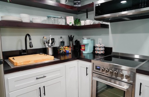 Franklinton Casa | Honeycomb Hideout - Private Hot Tub, Spacious Private Backyard & Fire Pit!