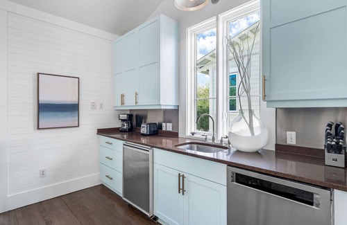 Seaside Condominio | Honeymoon Cottage with Gulf View. 32 Steps to Beach, Community Pools, Bikes!