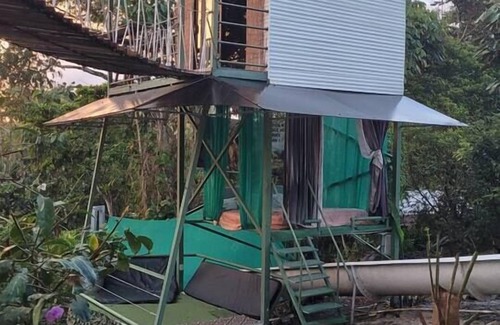 Parrita Casa | Tarzan Honeymoon Treehouse - Disfrute del atardecer, A / C, piscina, tirolesas