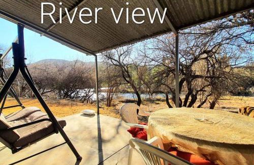 Vredefort Chalet De Esquí | Honeypot Fly Fishing Eco Chalet