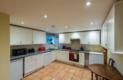 Llanfihangel Tal-y-llyn Cabaña | Honeysuckle Cottage: es un lugar muy espaciosa para una familia o grupo de amigos