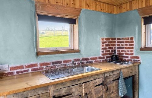 Forres Casa | Honeysuckle Bale Cabin - Uk49073