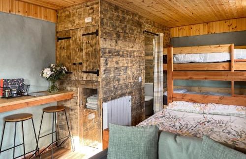 Forres Casa | Honeysuckle Bale Cabin - Uk49073