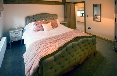 Astbury Casa | Honeysuckle Cottage, Drift House Holiday Cottages