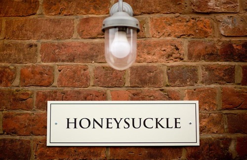Astbury Casa | Honeysuckle Cottage, Drift House Holiday Cottages