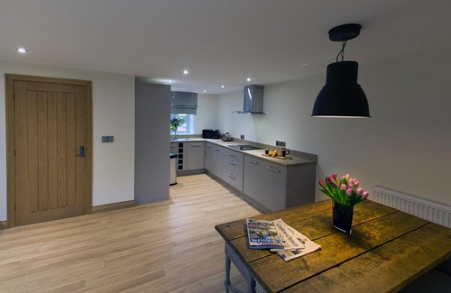 Astbury Casa | Honeysuckle Cottage, Drift House Holiday Cottages