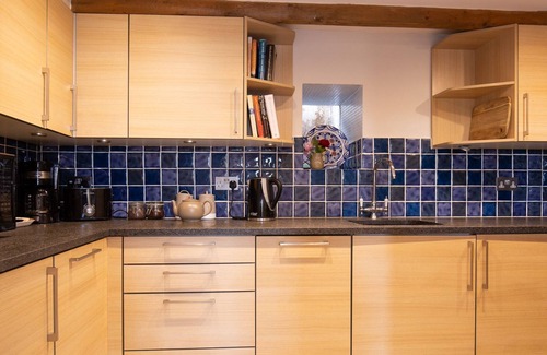 Blockley Cabaña | Honeysuckle Cottage - sleeps 4 guests in 2 bedrooms